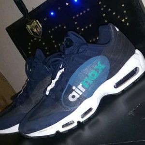 nike air max 95 big logo
